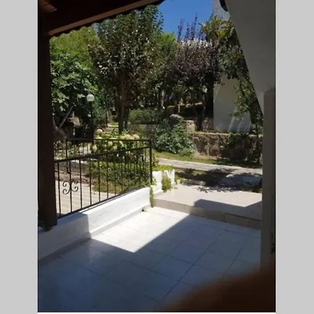 Nyaraló House With Private Beach Located In Akyarlar